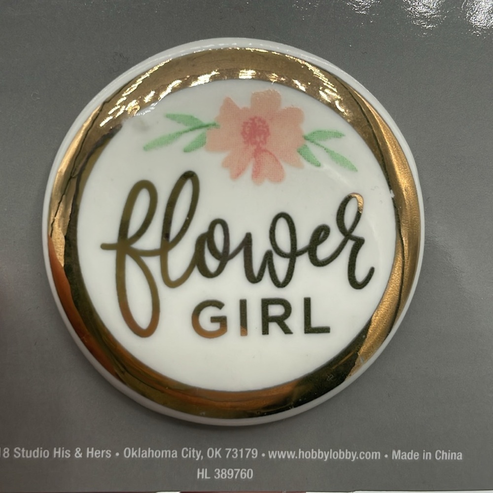 NWT Ceramic Flower Girl Pin - Picture 2 of 3
